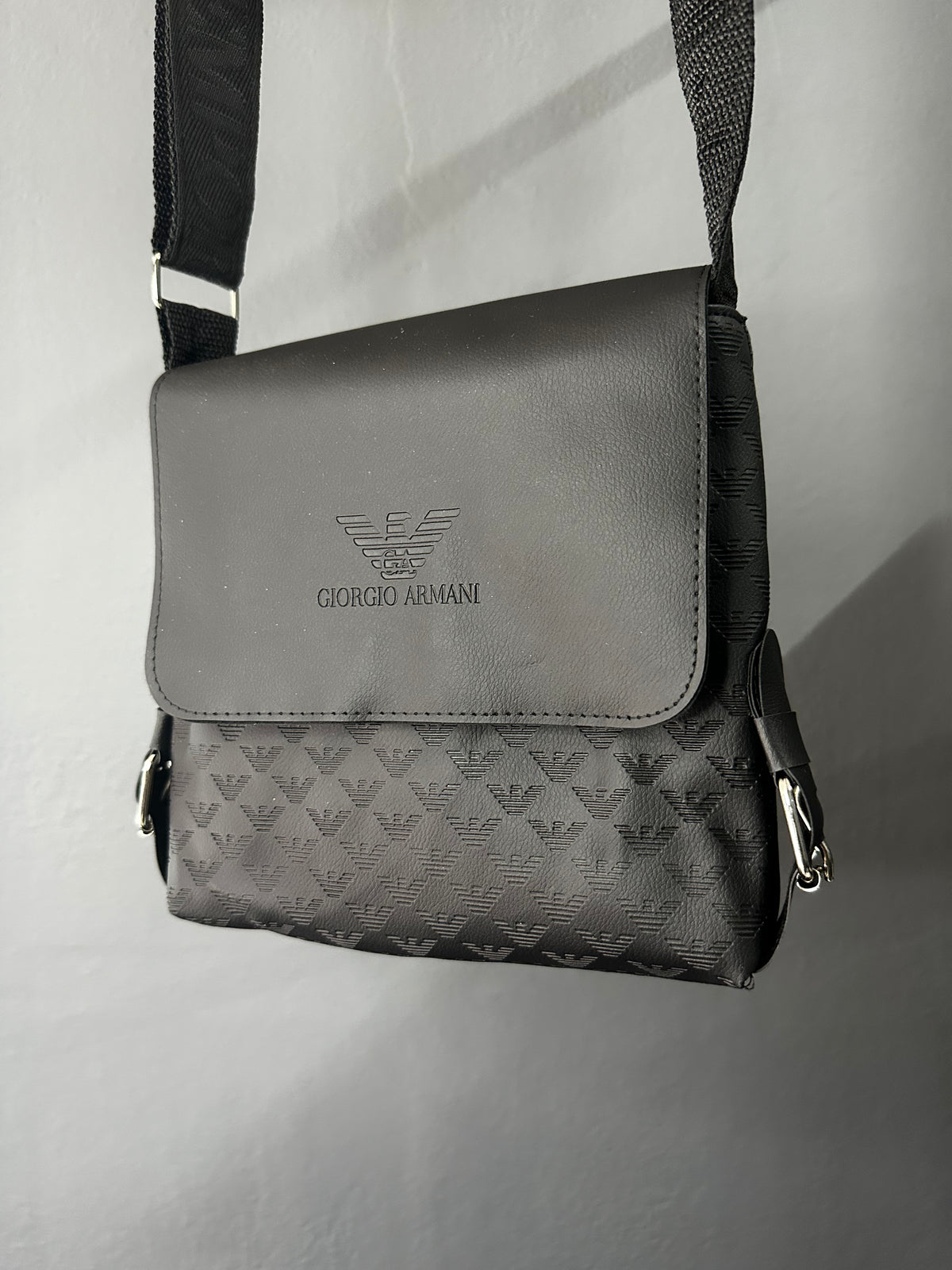 Bolsa Carteiro Giorgio Armani